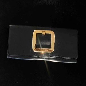 MICHAEL KORS | BLACK CLUTCH WITH GOLD BUCKLE